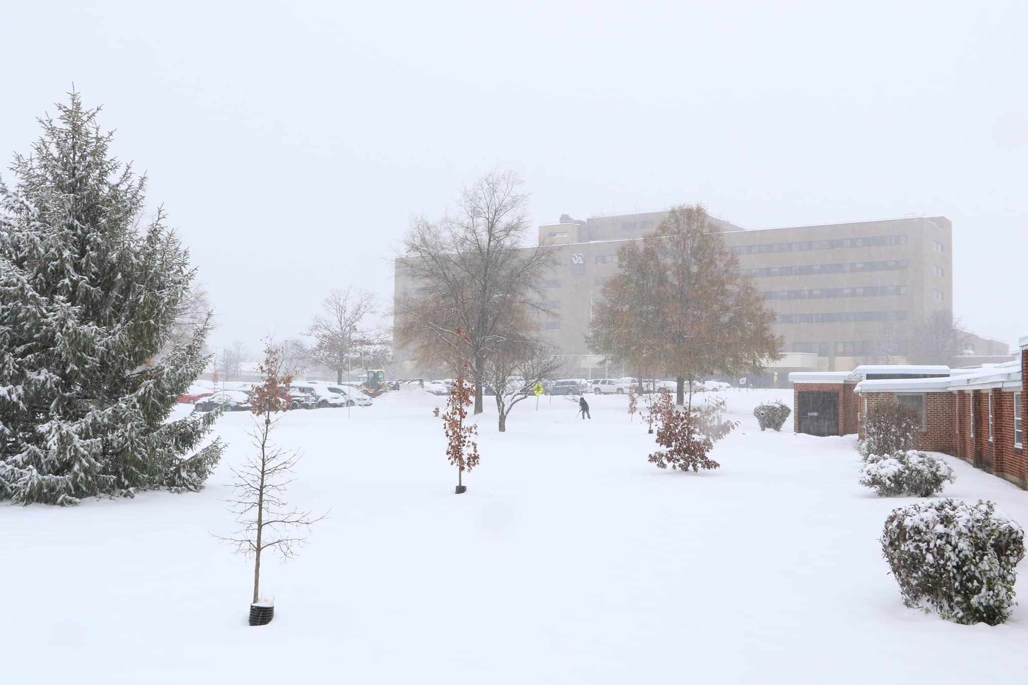 Martinsburg VA Medical Center na frente da neve Martinsburg VA Medical Center na frente da neve