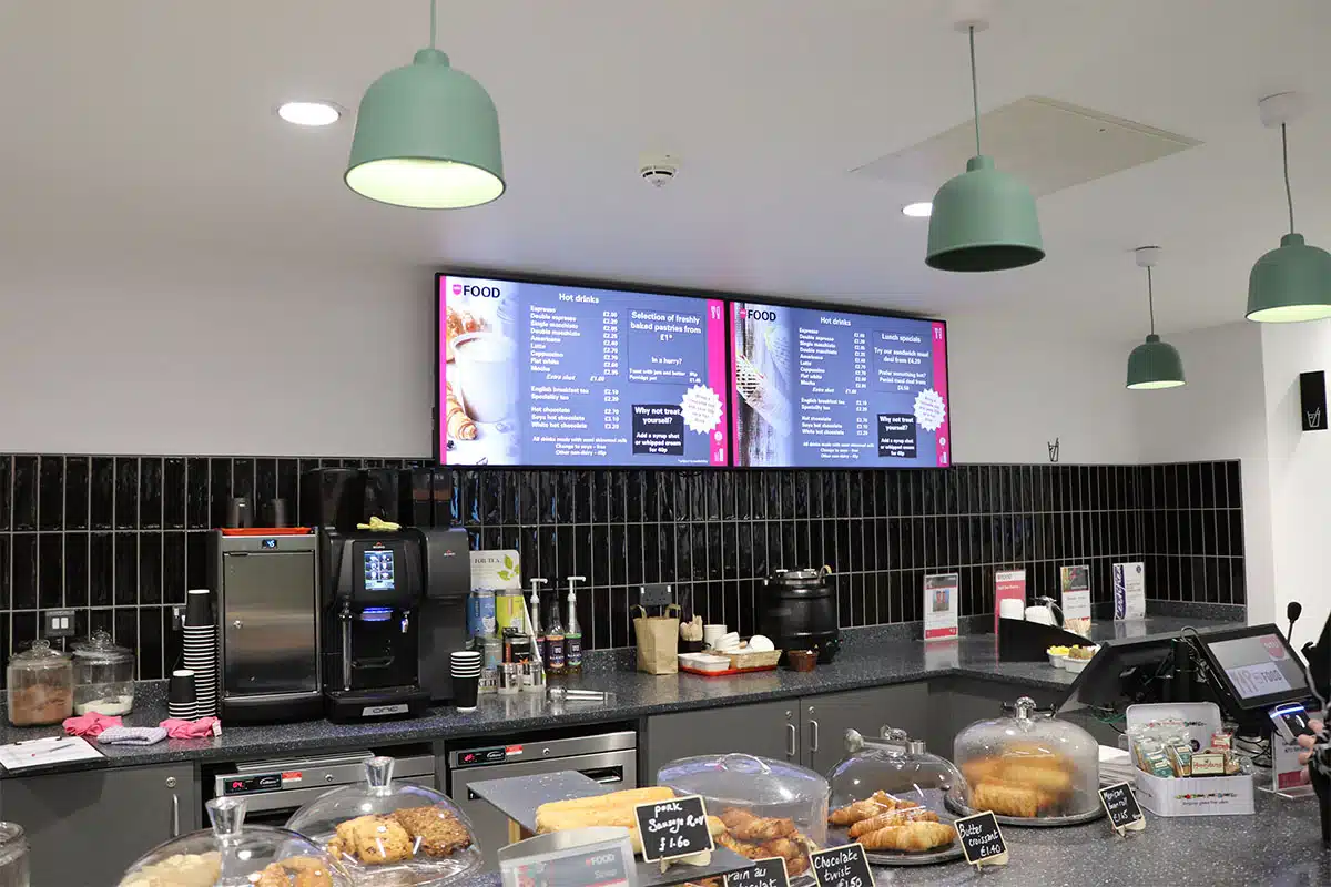 Painéis de menu digitais da Universidade de Nottingham Trent
