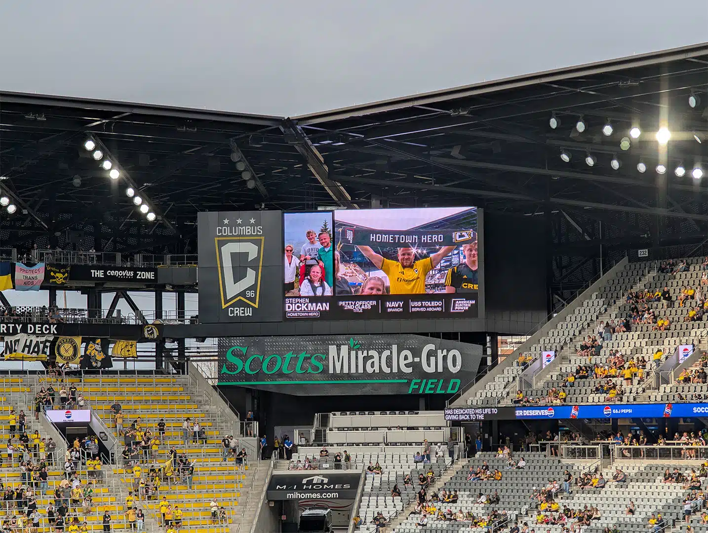 Columbus Crew 9 (1) ScottsMiracle-Gro Field Big Screen